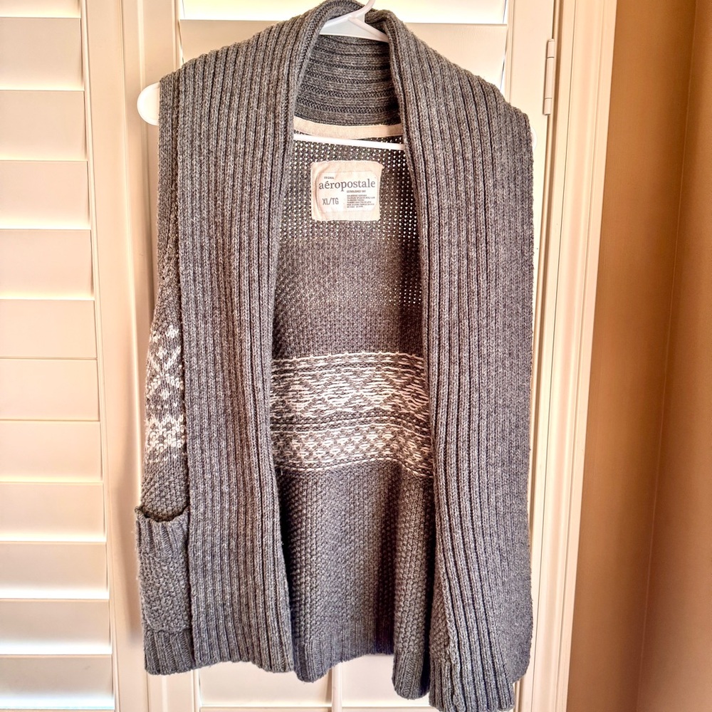Aeropostale Gray Knitted Sleeveless Cardigan Vest XL‎ Fair Isle Pattern